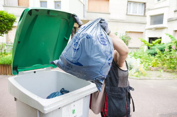 Sortie des poubelles